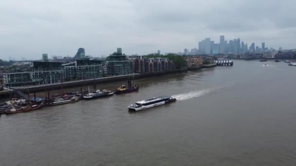 英国伦敦 2023年6月8日 泰晤士河 伦敦桥和伦敦市中心景观 — 图库视频影像