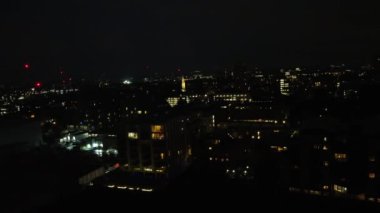 Londra Köprüsü 'ndeki Aydınlanmış Nehir Thames Havadan Görünümü Gece, Londra Merkez Başkent İngiltere, İngiltere Büyük Britanya, En Çekici Turist Çekim Yeri 08.Haziran 2023' te yakalandı