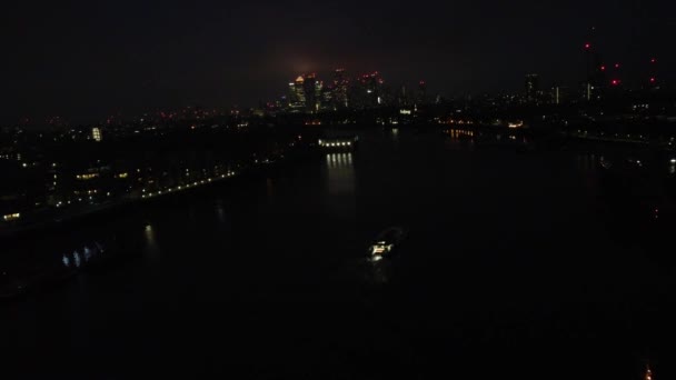 มมองทางอากาศของแม าเร องแสงเทมส สะพานลอนดอนในเวลากลางค องหลวงกลางลอนดอนของอ งกฤษ เตนใหญ งสหราชอาณาจ สถานท องเท — วีดีโอสต็อก