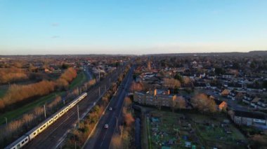 Bedford City kırsalından geçen tren raylarının görüntüleri. Görüntü, İHA 'nın Kamerasıyla 18 Ocak 2023' te kaydedildi.