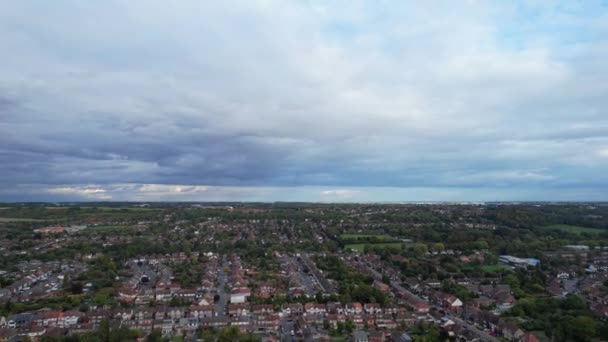 Mooie Hoge Hoek Beeld Van Wolken Lucht Boven British City — Stockvideo
