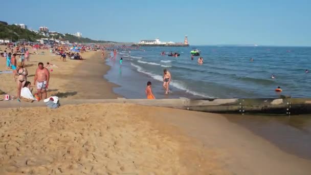England Bournemouth Srpna 2022 Krásné Vysokoúhlé Záběry Lidí Plavou Pláži — Stock video