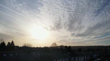 Şehrin Üzerinde Hızlı Yağmur ve Fırtına Bulutlarının Yüksek Açı Görüntüsü