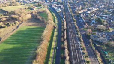 Bedford City kırsalından geçen tren raylarının görüntüleri. Görüntü, İHA 'nın Kamerasıyla 18 Ocak 2023' te kaydedildi.