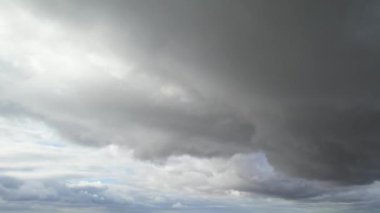 Dramatik Bulutların ve Gökyüzünün Güzel Görüntüsü