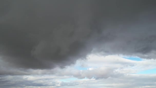 Imágenes Alto Ángulo Lluvia Rápida Nubes Tormenta Sobre Ciudad — Vídeos de Stock