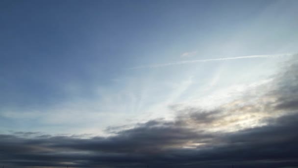 Dramatik Bulutların Gökyüzünün Güzel Görüntüsü — Stok video