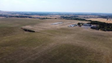 Dunstable Downs, İngiltere 'deki planör uçakları sahada.