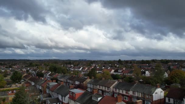 Nagy Szögű Felvételek Gyors Mozgó Eső Vihar Felhők Város Felett — Stock videók