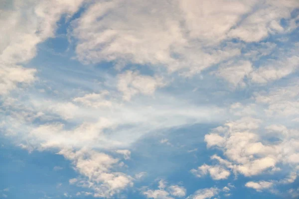 Modrá Obloha Krásnými Mraky — Stock fotografie