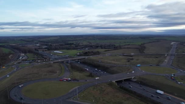 Wspaniałe Nagranie Lotnicze Brytyjskich Autostrad Ruchu Skrzyżowaniu Luton City England — Wideo stockowe