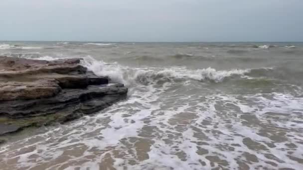 Αργή Κίνηση Της Παραλίας Και Της Θάλασσας Στο Κουβέιτ — Αρχείο Βίντεο