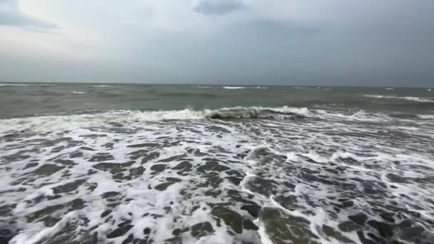 Αργή Κίνηση Της Παραλίας Και Της Θάλασσας Στο Κουβέιτ — Αρχείο Βίντεο