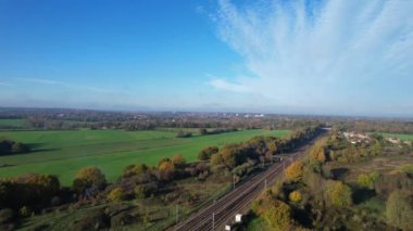 İngiltere 'nin St. Albans kentindeki İngiliz Manzarası ve Kırsal Bölgesi Güzel Hava Görüntüsü