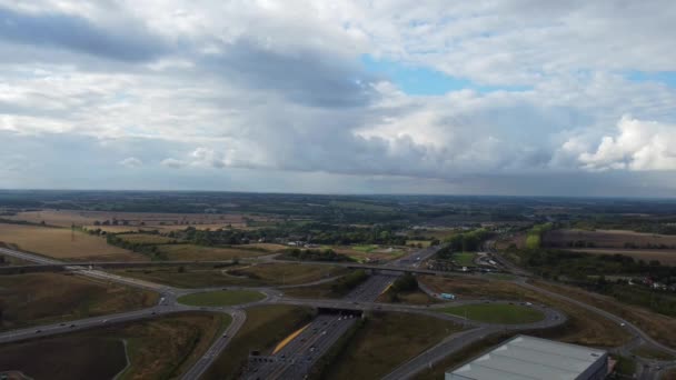 英国高速公路M1交叉口11A的高角度路段 影片于2023年9月10日在英国的卢顿镇用Drone Camera拍摄 — 图库视频影像