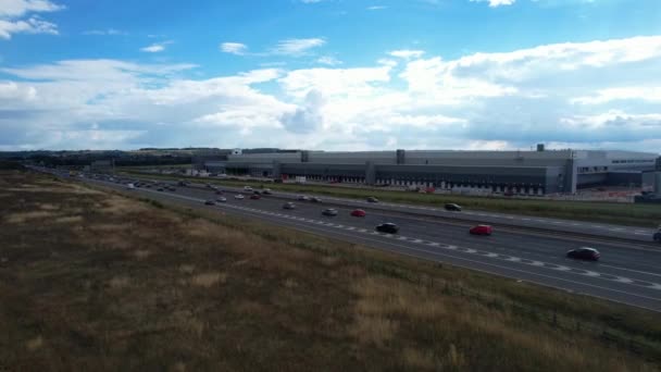 Υψηλής Γωνίας Πλάνα Των Βρετανικών Αυτοκινητοδρόμων Junction 11A Traffic Πλάνα — Αρχείο Βίντεο