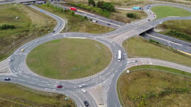 Высокогорный След Британских Автомагистралей Junction 11A Traffic Видеозапись Сделана Камерой — стоковое видео