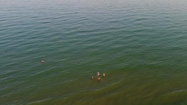 Schöne Luftaufnahme Zeitlupe Vom Strand Von Bournemouth City Die Menschen — Stockvideo