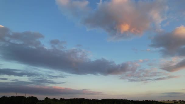 Wysoki Kąt Widzenia Dramatycznych Chmur Nad Sharpenhoe Clappers Luton Landscape — Wideo stockowe