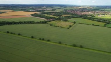 Sharpenhoe Alkışlayıcıları, İngiltere, İngiltere - 24 Haziran 2023: Güzel kırsal kesimin hava görüntüleri, Zaman Hızı