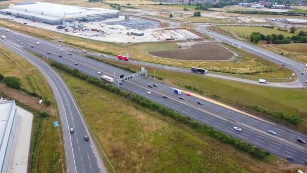 Nagranie Lotnicze Autostrad Brytyjskich Ruchu Skrzyżowaniu 11A Luton City England — Wideo stockowe