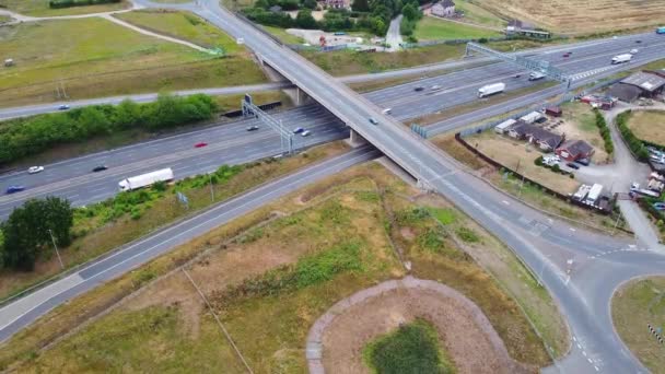 Aerial Footage British Motorways Traffic Junction 11A Luton City England — Vídeo de stock