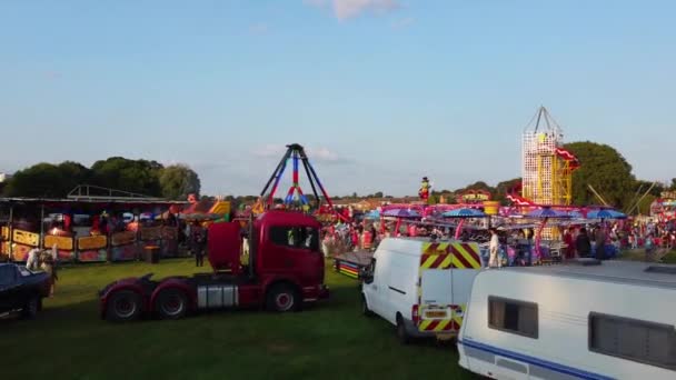 High Angle Footage Του Public Funfair Πραγματοποιήθηκε Στο Lewsey Public — Αρχείο Βίντεο