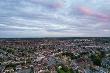 Luton, İngiltere, İngiltere - 3 Temmuz 2023: Luton City üzerinde Orange Sunset View