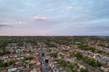 Luton, İngiltere, İngiltere - 3 Temmuz 2023: Luton City üzerinde Orange Sunset View