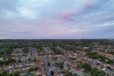 Luton, İngiltere, İngiltere - 3 Temmuz 2023: Luton City üzerinde Orange Sunset View