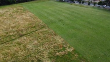 Luton, İngiltere, İngiltere - 2 Temmuz 2023: Wardown Kamu ve Çocuk Parkı 'nın hava görüntüleri