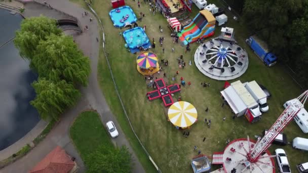Högvinkelfilm Public Funfair Held Wardown Public Park Luton Med Fri — Stockvideo