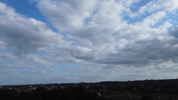 イギリス イングランド ルトン市の嵐の雲 — ストック動画