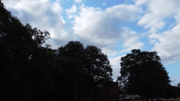 イギリス イングランド ルトン市の嵐の雲 — ストック動画