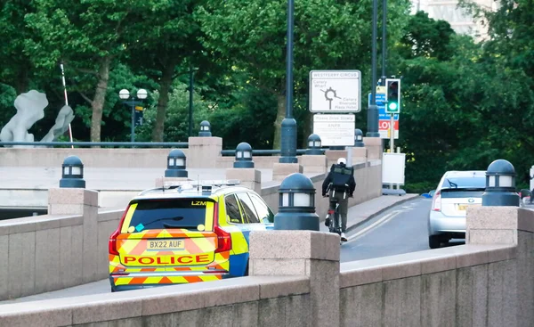 ロンドン イギリス イギリス 2023年6月8日 カナリーウォーフの道路と交通 — ストック写真
