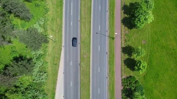 High Angle Footage Von Caldecotte Lake Und Milton Keynes City — Stockvideo