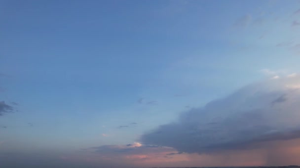 Vue Grand Angle Lever Soleil Avec Nuages Dramatiques Ciel Bleu — Video