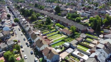 Luton, İngiltere, İngiltere - 7 Temmuz 2023: Güneşli bir günde Luton City 'nin Hava Görüntüleri