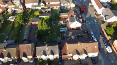 Luton, İngiltere, İngiltere - 7 Temmuz 2023: Güneşli bir günde Luton City 'nin Hava Görüntüleri