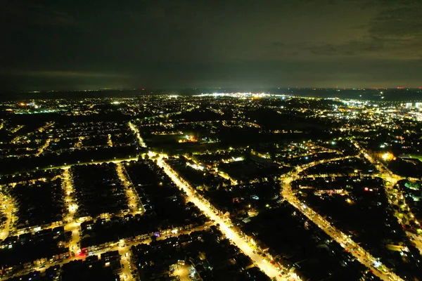 英格兰中卢顿市夜间高角镜头 启明市中心于2023年7月8日午夜被无人驾驶相机拍摄 — 图库照片
