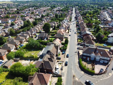 Luton şehrinin yüksek açılı görüntüsü. Görüntü İHA 'nın Kamerasıyla 7 Temmuz 2023' te çekildi.