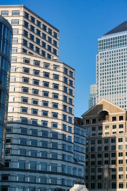 Londra, İngiltere, Birleşik Krallık - 8 Haziran 2023: Londra Canary Wharf 'taki binalar 