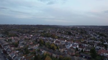 Luton, İngiltere, İngiltere - 29 Ekim 2022: Günbatımında Luton City 'nin Hava Görüntüleri 