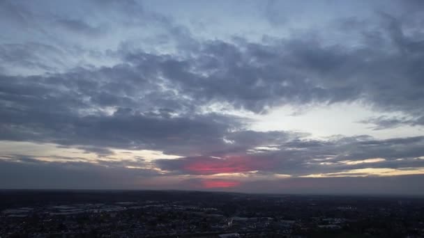 英国卢顿 2022年12月29日 卢顿市日落时的空中拍摄 — 图库视频影像