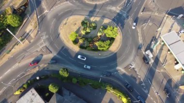 Leagrave İstasyonu 'ndaki Luton Şehri Trafik Yüksek Açı Görüntüsü. Görüntü İHA 'nın Kamerasıyla 8 Ağustos 2022' de kaydedildi.
