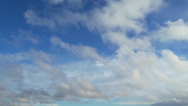 Высокий Ангельский Вид Небо Облаками Над Городом Лутон Видеозапись Сделана — стоковое видео