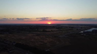 Londra Luton Havaalanı ve Luton Town, İngiltere şehir merkezi için British Highways kavşağı 10, M1. Görüntü 08 Ağustos 2022 'de çekilmiştir.