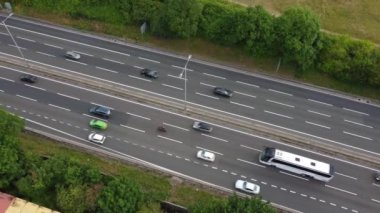 LUTON, ENGLAND, İngiltere - 31 Temmuz 2022: İngiliz Otoyollarının Yüksek Açı Görünümü 
