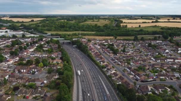 Högvinkelfilm Brittiska Motorvägar Och Trafik Vid Luton City England Filmen — Stockvideo