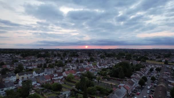 日落时分 英国卢顿市上空的云彩和天空的高角影像 2023年7月13日 — 图库视频影像